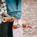 Czy deskorolka longboard Oxbow Smj Sport CR 4309 BBQ sprawdzi się na miejskich trasach?