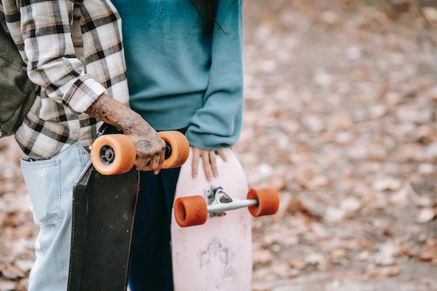 Czy deskorolka longboard Oxbow Smj Sport CR 4309 BBQ sprawdzi się na miejskich trasach?
