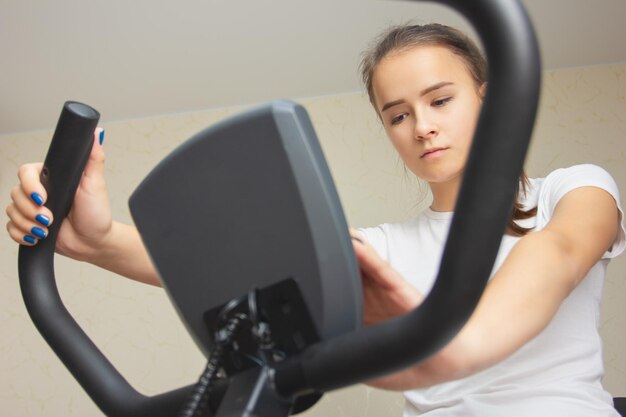 Jak robić interwały na orbitreku żeby spalić więcej kalorii?