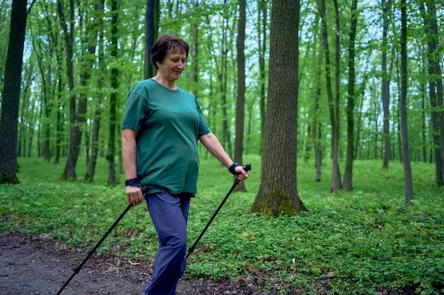 Nordic walking co to znaczy i na czym polega ta aktywność?
