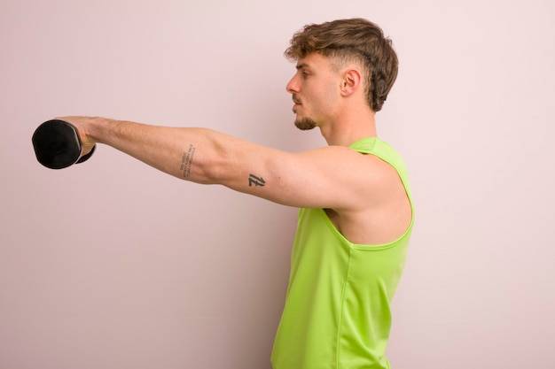 Jakie ćwiczenia na ramiona sprawdzą się w domu?