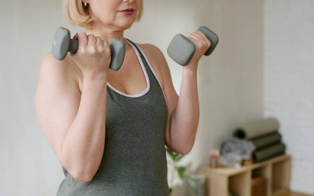 Jak podnosić hantle na biceps żeby uniknąć kontuzji?
