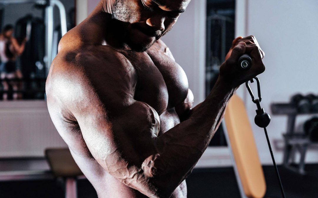 Jak skutecznie ćwiczyć biceps w domowych warunkach?