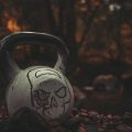 Jak ćwiczyć z kettlebells aby poprawić siłę i wytrzymałość?