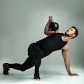 Kettlebell swing ile powtórzeń warto wykonywać dla efektywnego treningu?